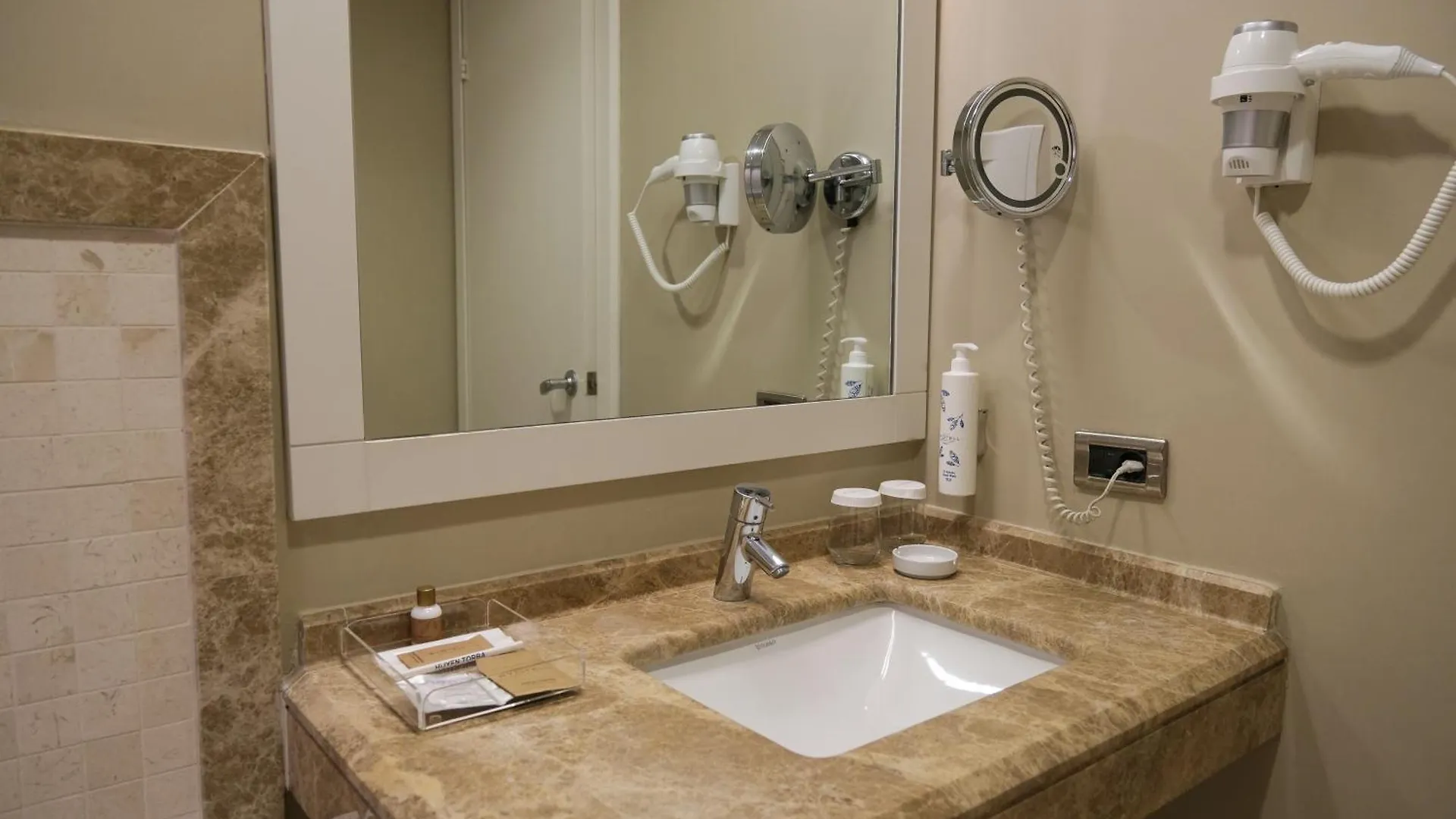 Byotell Hotel Istambul 5*,